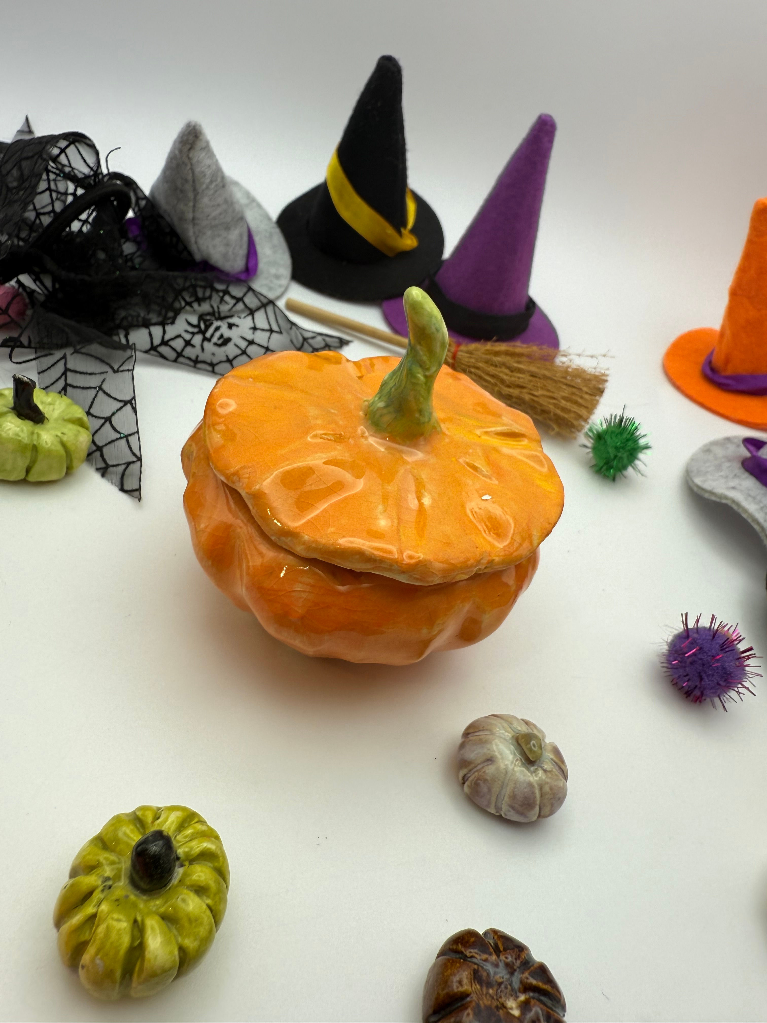 Kooky Pumpkin Pot