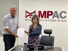 Petecão denuncia governo do Acre por retirar máquinas de prefeituras