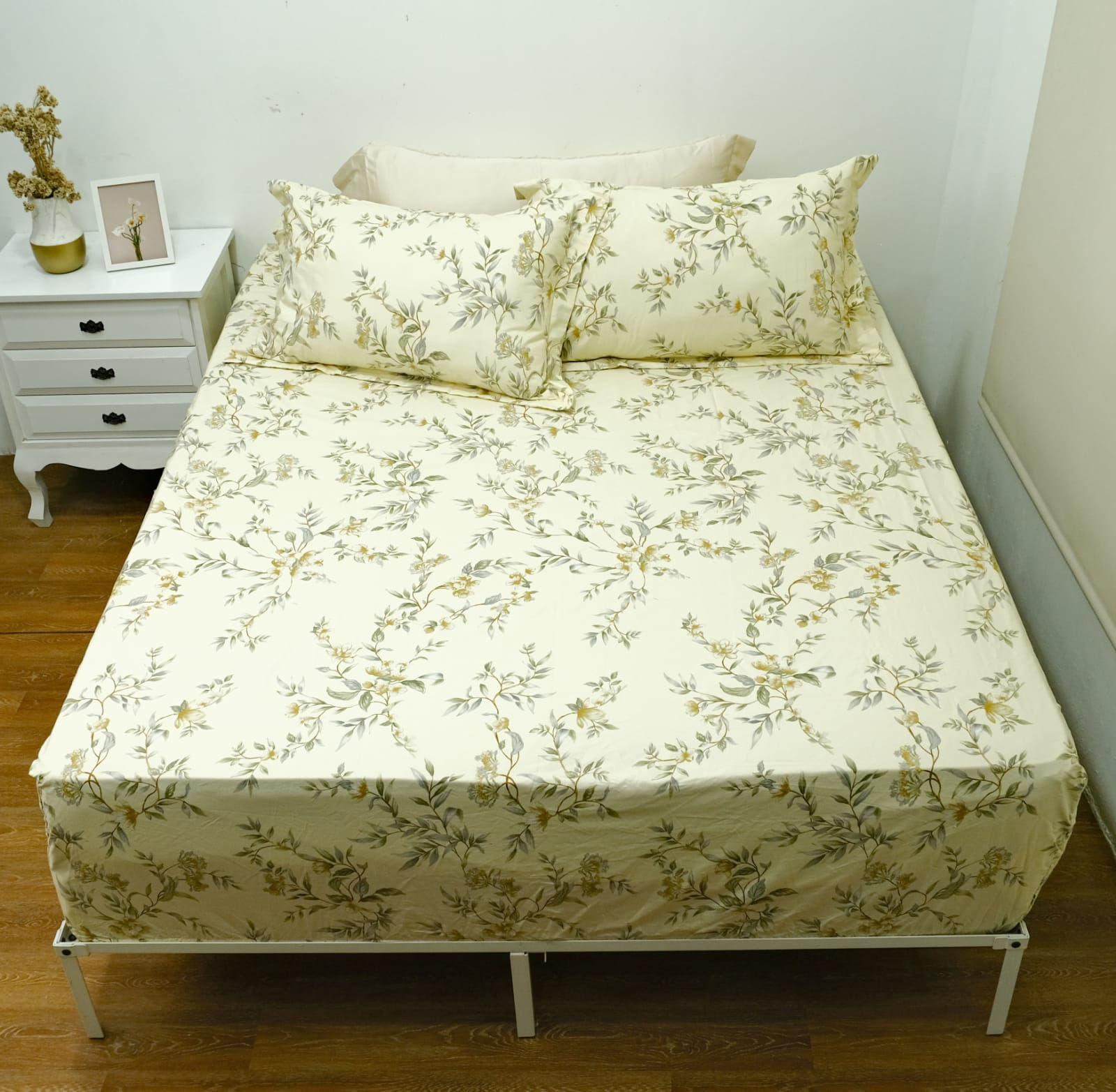 Sprei Katun Jepang Cika Cream