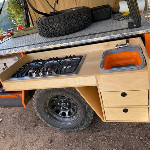 BUILT IN KITCHEN