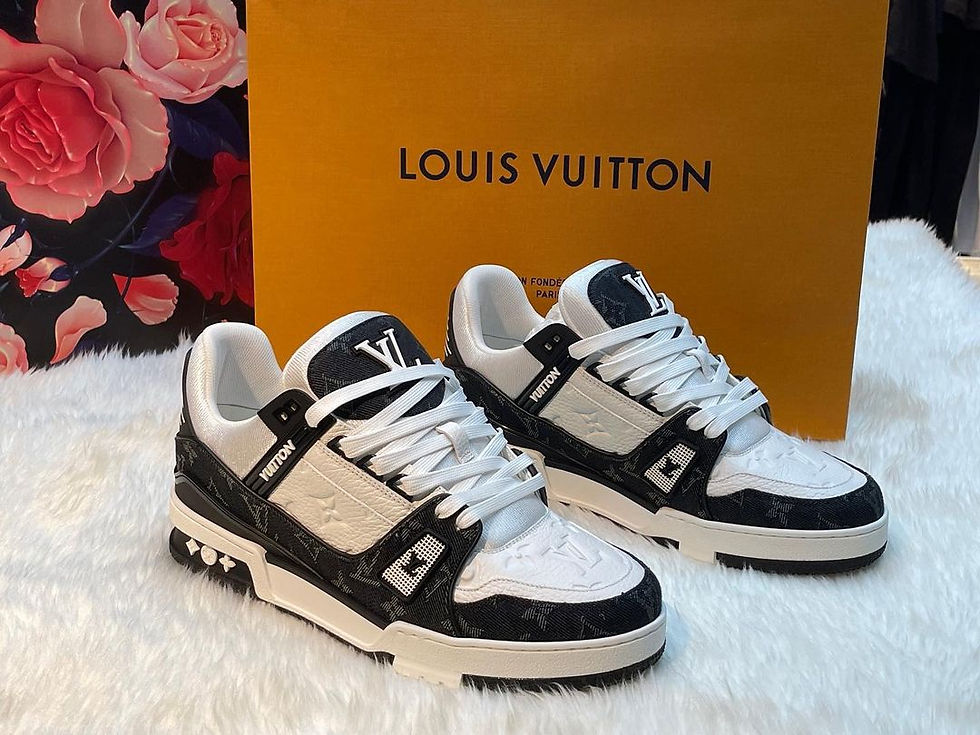 縮圖：LOUIS VUITTON- 熱銷款  TRAINER牛仔黑球鞋 的副本