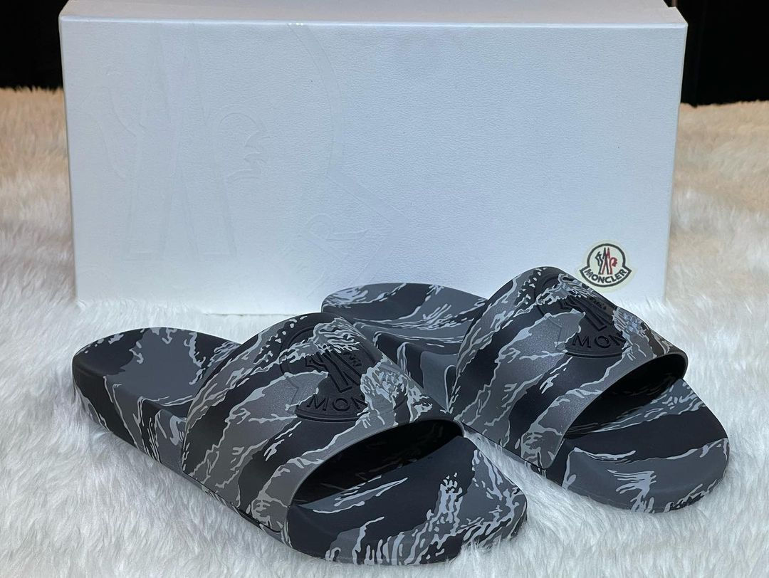 MONCLER- BASILE 迷彩拖鞋 黑色 & 灰色