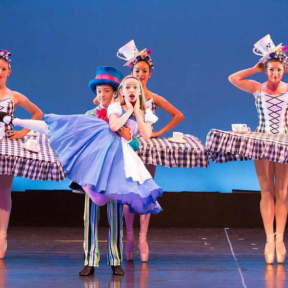 Alice in 'Applegateland'