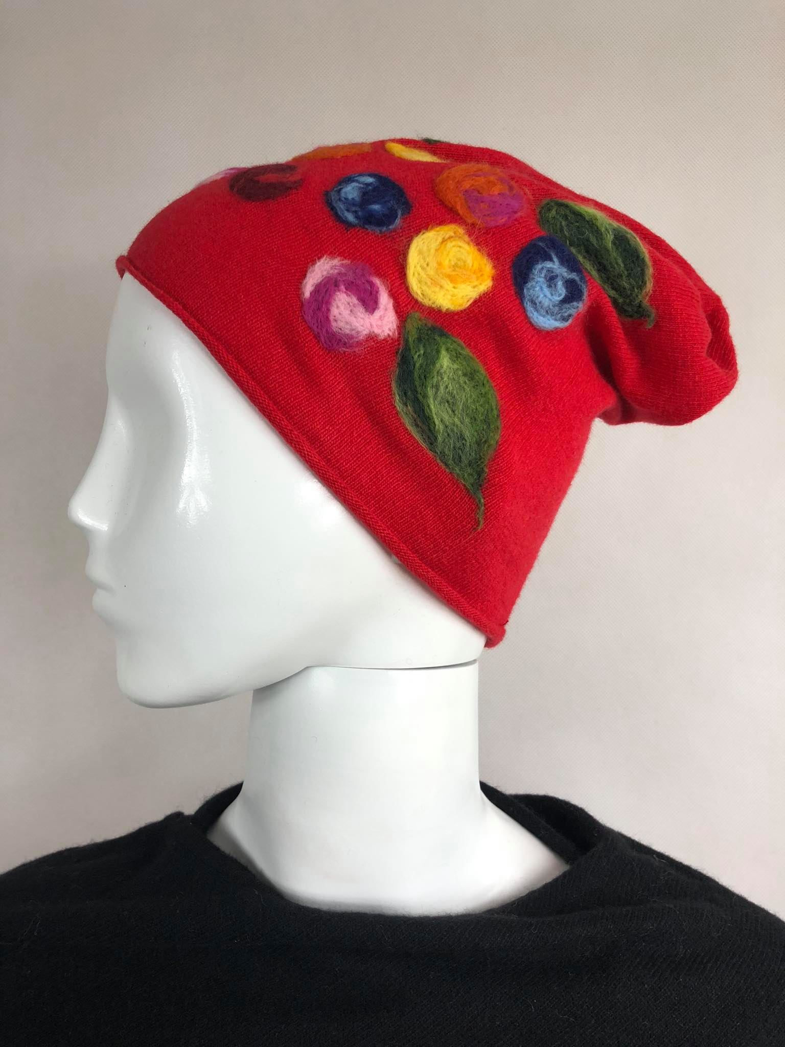 Cashmere hat - red with colors
