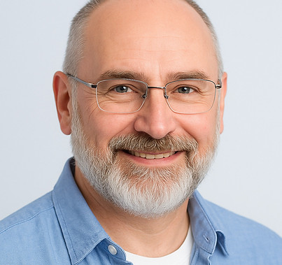 Pro head Nigel_edited.jpg