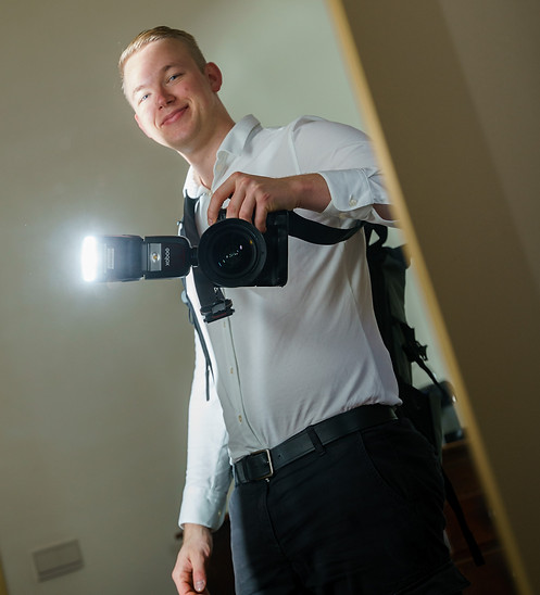 bruids fotograaf Hessel uit gemeente altena gaat zelf eens op de foto