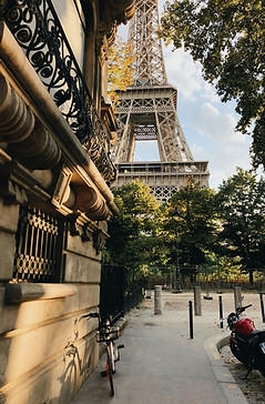 Profitez d’un service de transport fiable Taxi moto et confortable pour tous vos déplacements dans la capitale