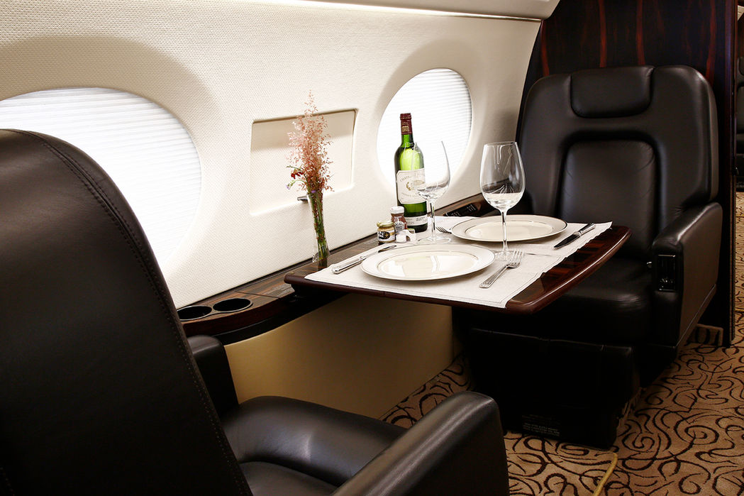 Gulfstream G500 SN5144 poltrona executiva com setup de jantar