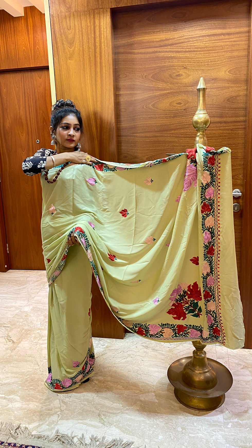 Thumbnail: Kashmiri Aari Work Saree