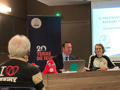 Louise Pahun à l' Assemblée générale du CDOS 44