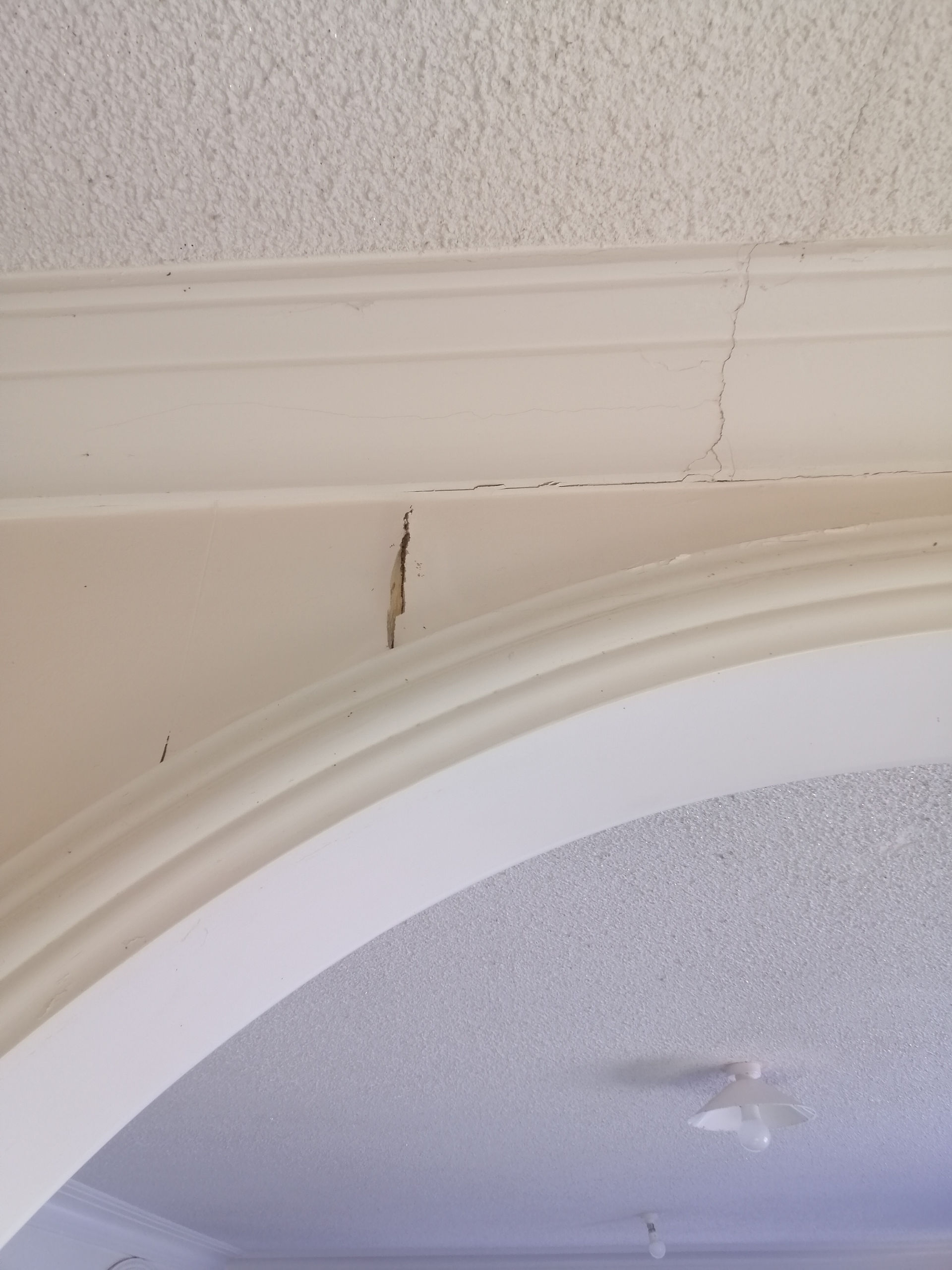 wall cracks - NZ home inspection