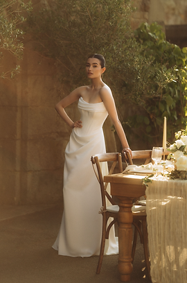 Alexis Brautkleid modern und schlicht