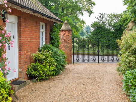 Gravel Driveways Shillingstone: Permeable, Durable & Attractive