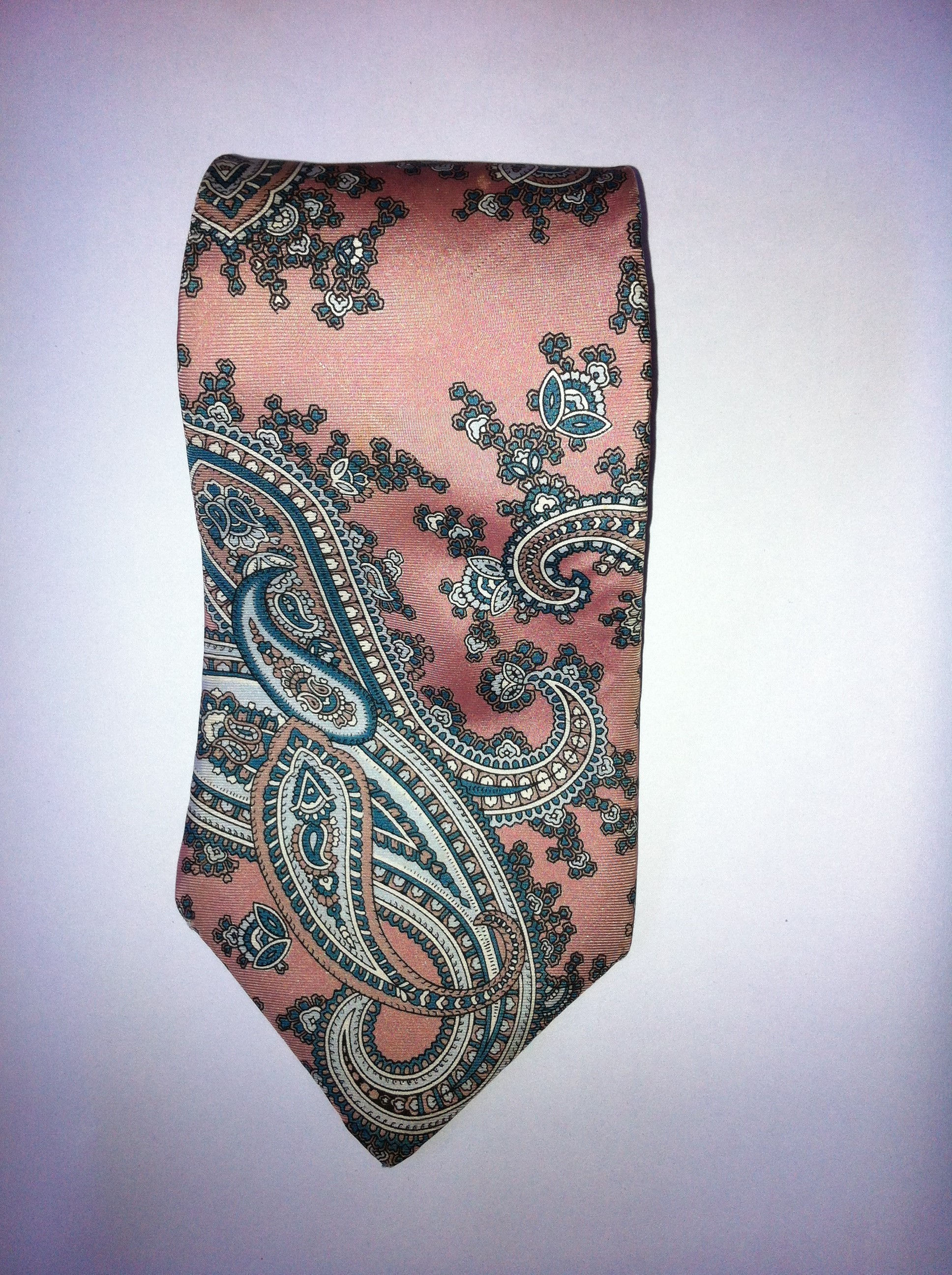 Mikael Collection, Rose Pink Paisley Tie