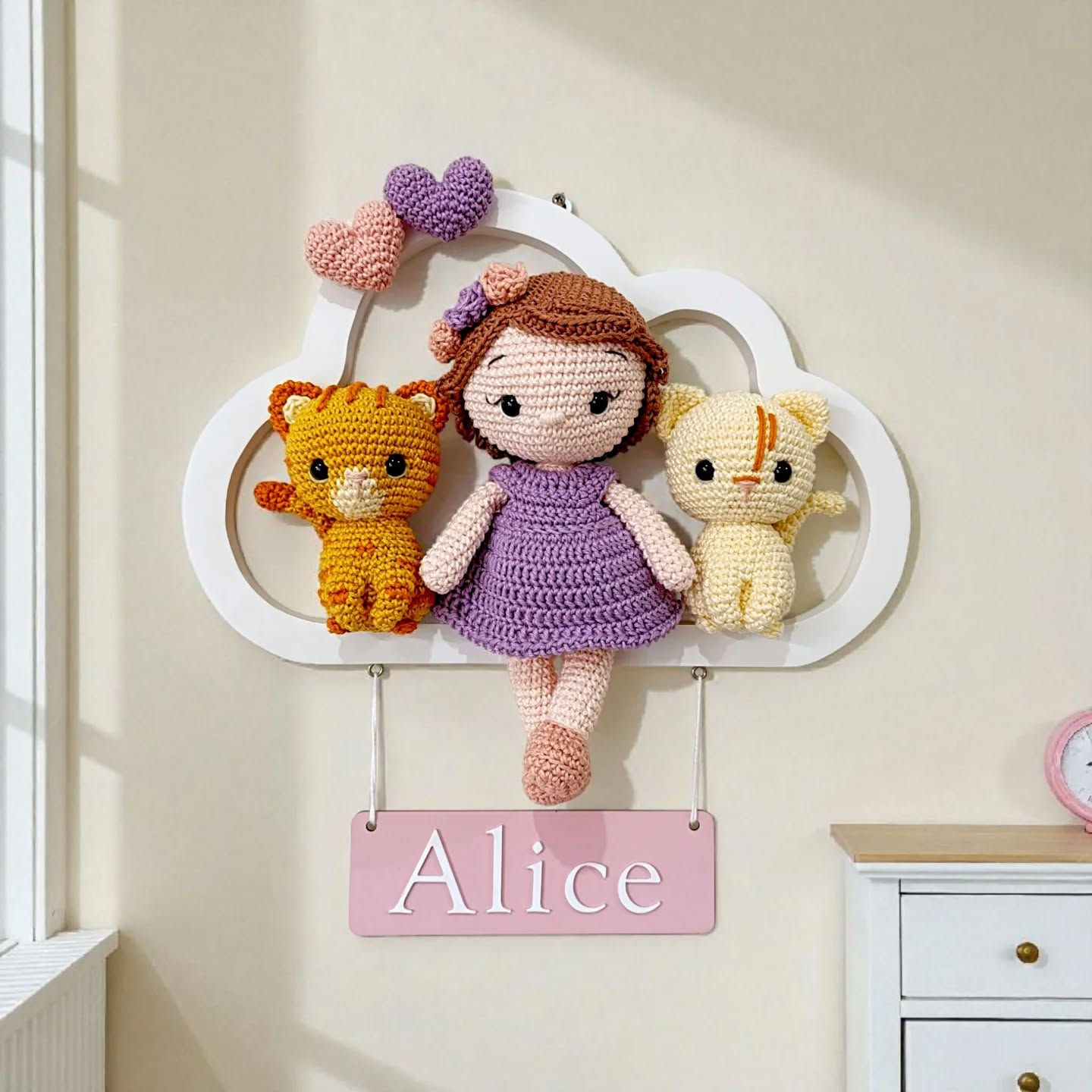 Porta de maternidade - Menina com gatinhos, corações e nome