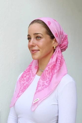 Pink Paisley Pretied Headscarf | Non-Slip Tichel with Velvet Grip