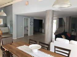 51069947_1201462446677609_48978826116003