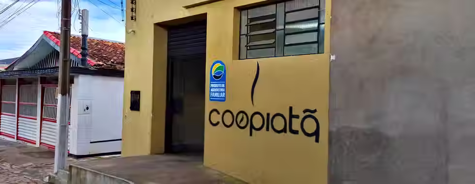 COOPIATÃ: Cooperativa de Cafés Especiais e Agropecuária de Piatã