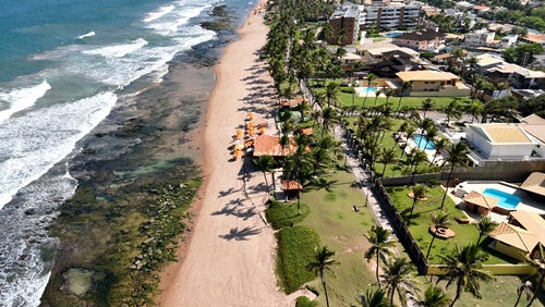 Vista aérea Praia de Vilas do Atlântico Lauro de Freitas