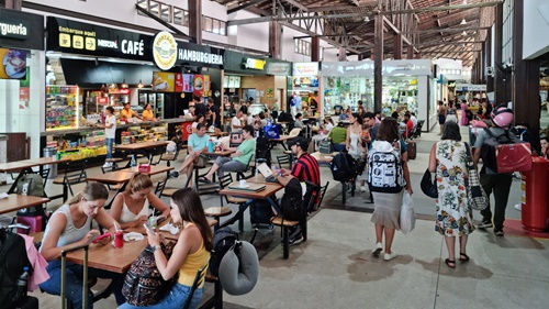 Praça de alimentação do Aeroporto de Porto Seguro