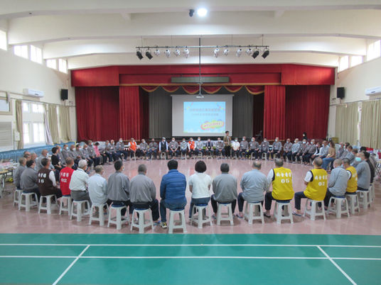 十年微光，滿室溫暖