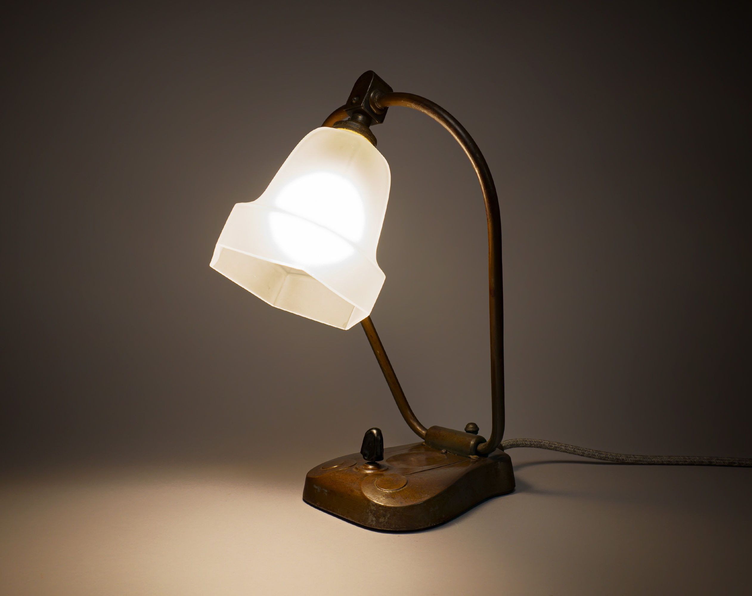 Antique C.1920 Jugendstil Bronzed Articulated Desk Lamp w/ Glass Shade