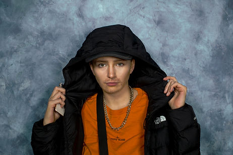 Annabella knott_ self portrait_0004.jpg