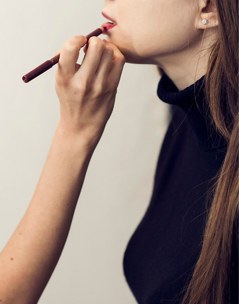 crop-stylist-rouging-lips-model_23-2147783882_edited.png