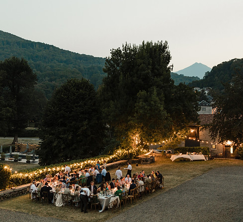 repas de mariage en exterieur dans les pyrenées