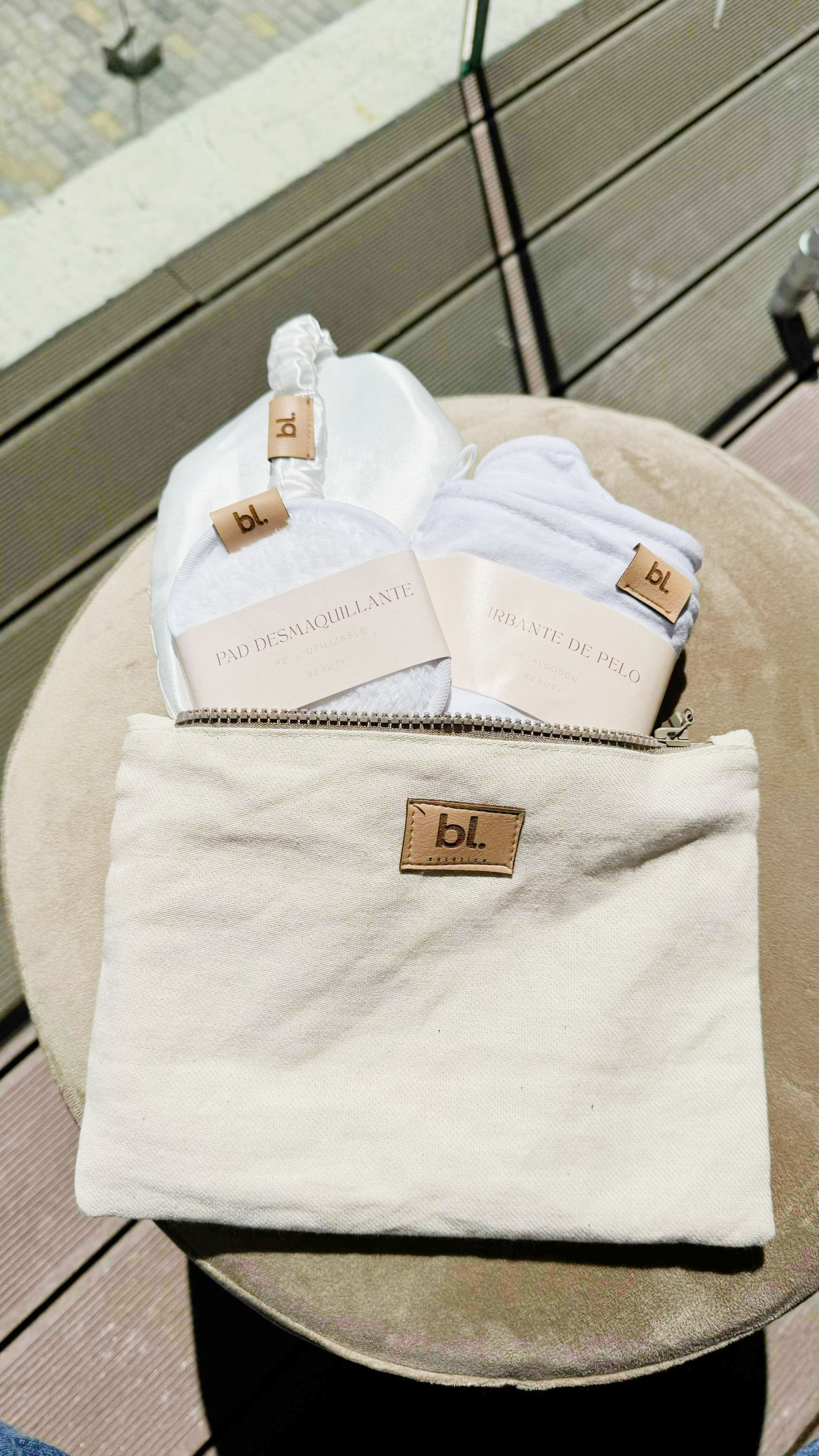 Kit accesorios: antifaz + turbante + pad +neceser