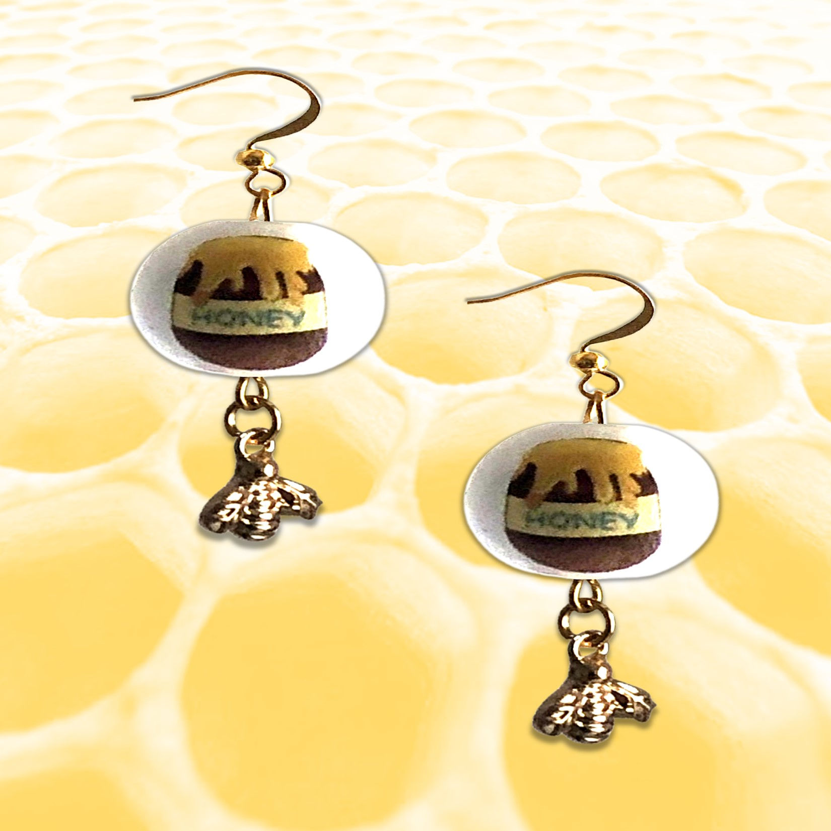 Hamburger earrings with gold hooks on white plates, KCM Gifts4You