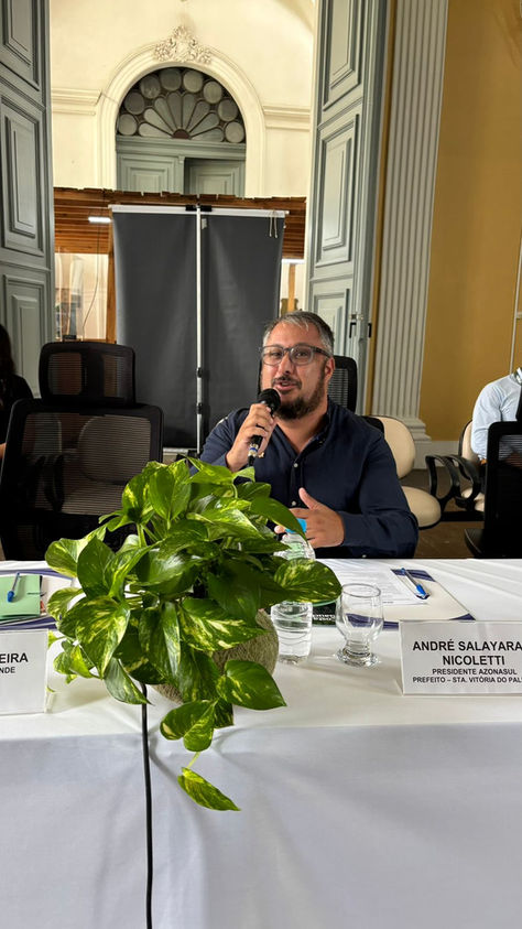 REUNIÃO NA FESTMAR DEBATE PAUTA MUNICIPALISTA.