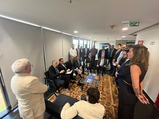 Prefeitos da Azonasul apresentam pautas ao senador Paulo Paim