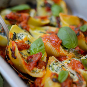 Conchiglioni Rellenos de Ricotta y Espinaca - Pasta al Horno