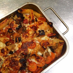 Rigatoni al Horno Gratinados con Zanahorias y Berenjenas