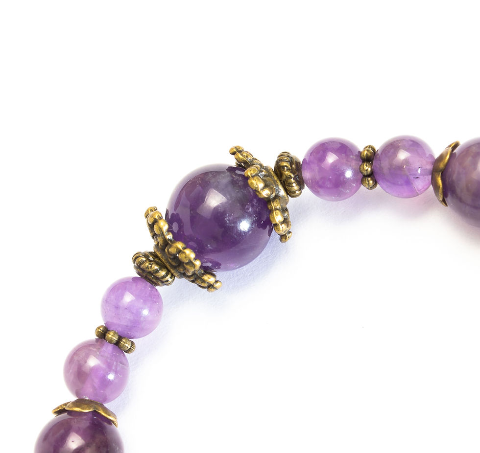 Bracelet femme artisanal en Améthyste et arbre de vie élastique