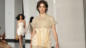 Kim Shui Spring/Summer 2026: Dressing the Space Between What’s Seen and What’s Withheld