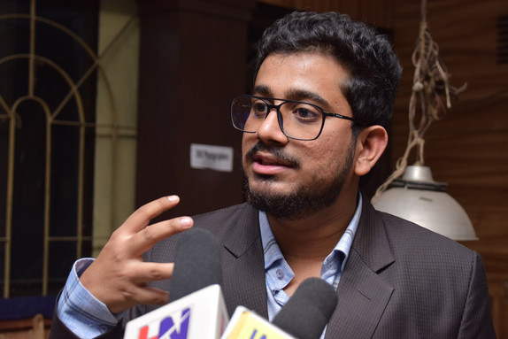 Rahul Basak talking with press about Amar Canvas®