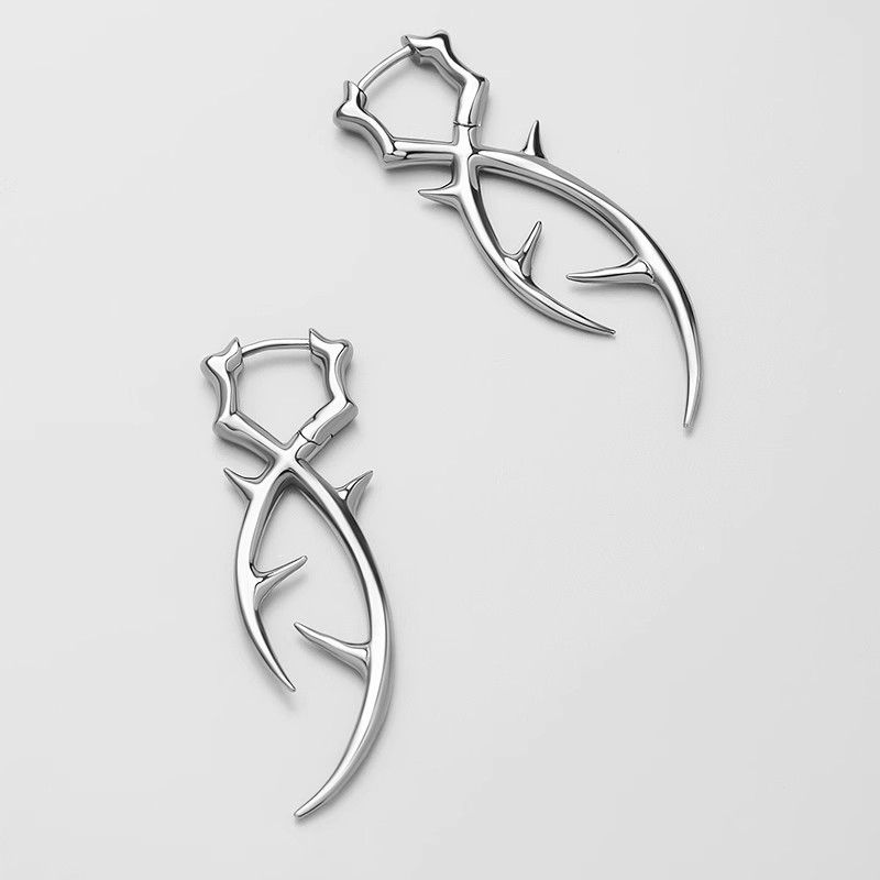 Thumbnail: The Thornfang Earrings