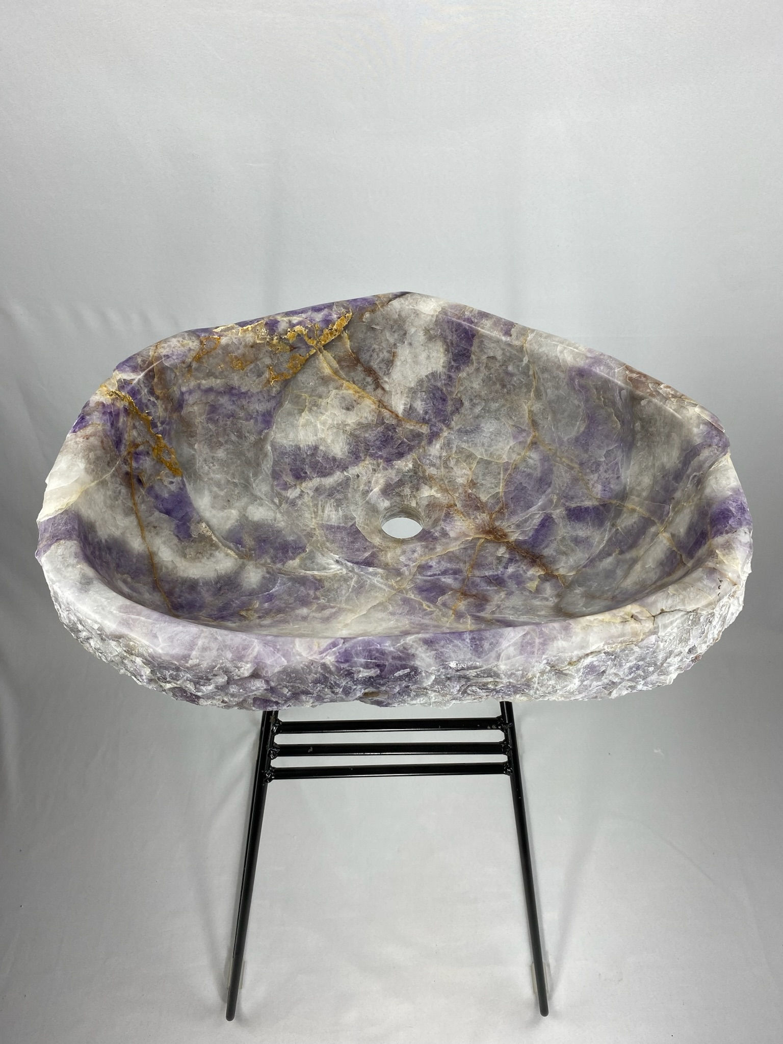 Cuba Esculpida em Ametista Chevron