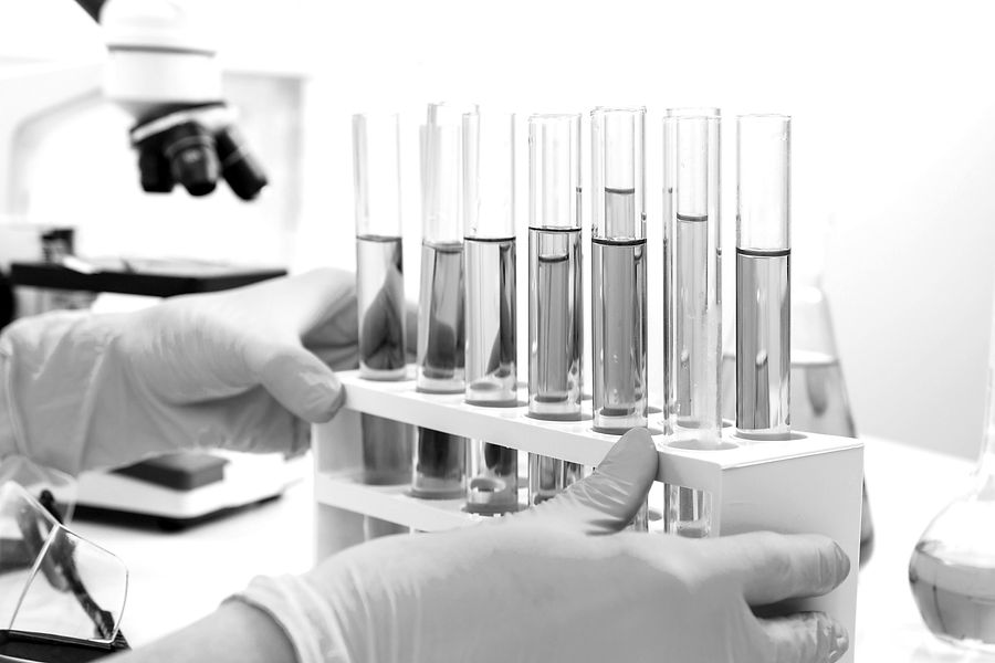 equipment-researchers_edited.jpg