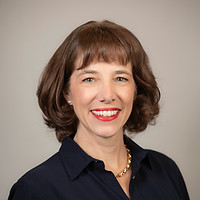 Dayna Chung Headshot