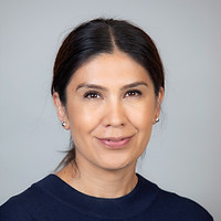 Nora Razon Headshot
