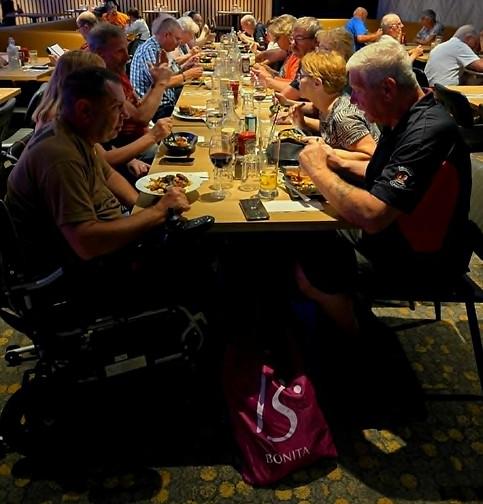 Soirée souper du groupe 1.jpg