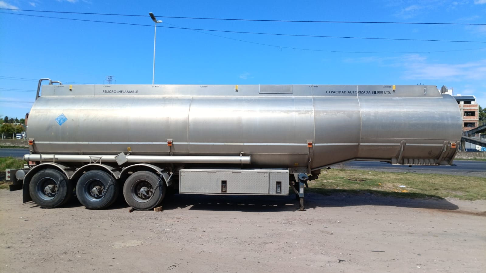 Semirremolque Cisterna de Aluminio - Año 2008 - Capacidad 38.000 Litros