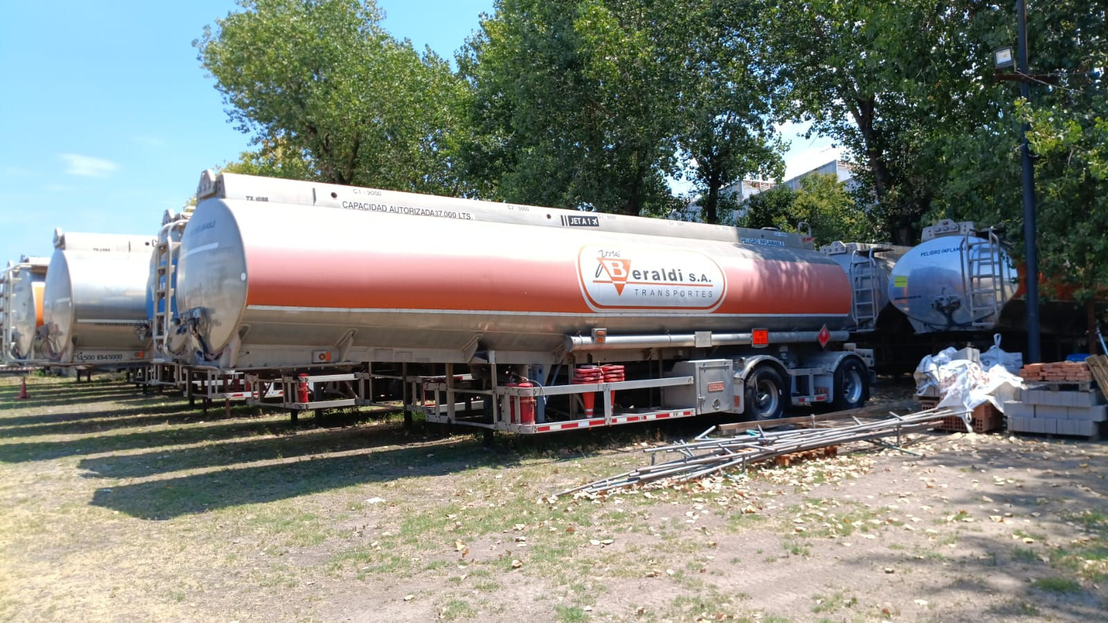 Semirremolque Cisterna de Aluminio - Año 2005 - Capacidad 37.000 Litros