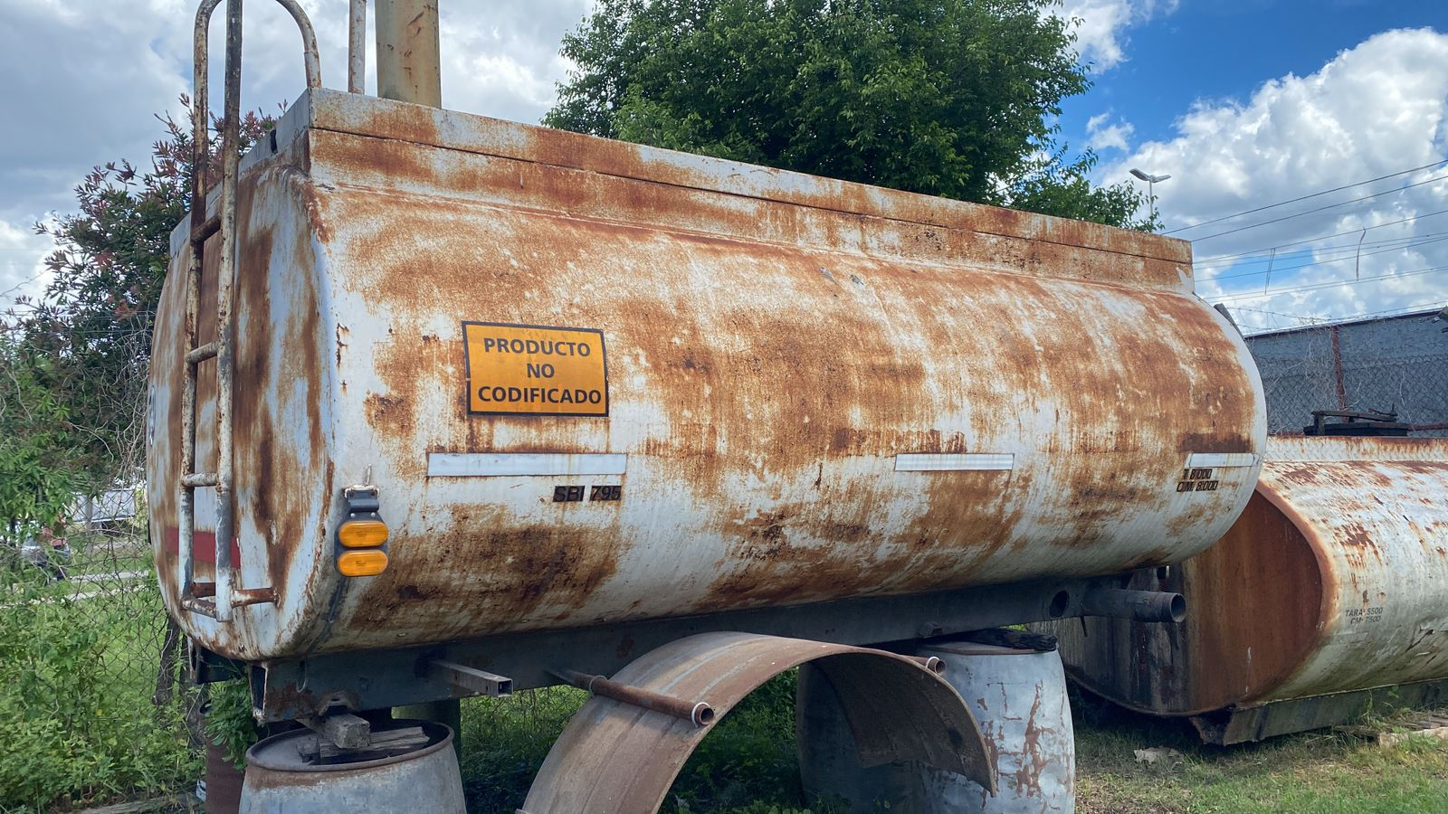 Tanque sobre Chasis de Acero al Carbono - Capacidad 8.000 Litros