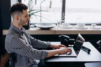 Do Foreign Business Owners Need to Withhold Tax When Paying Employees or Freelancers in Korea?