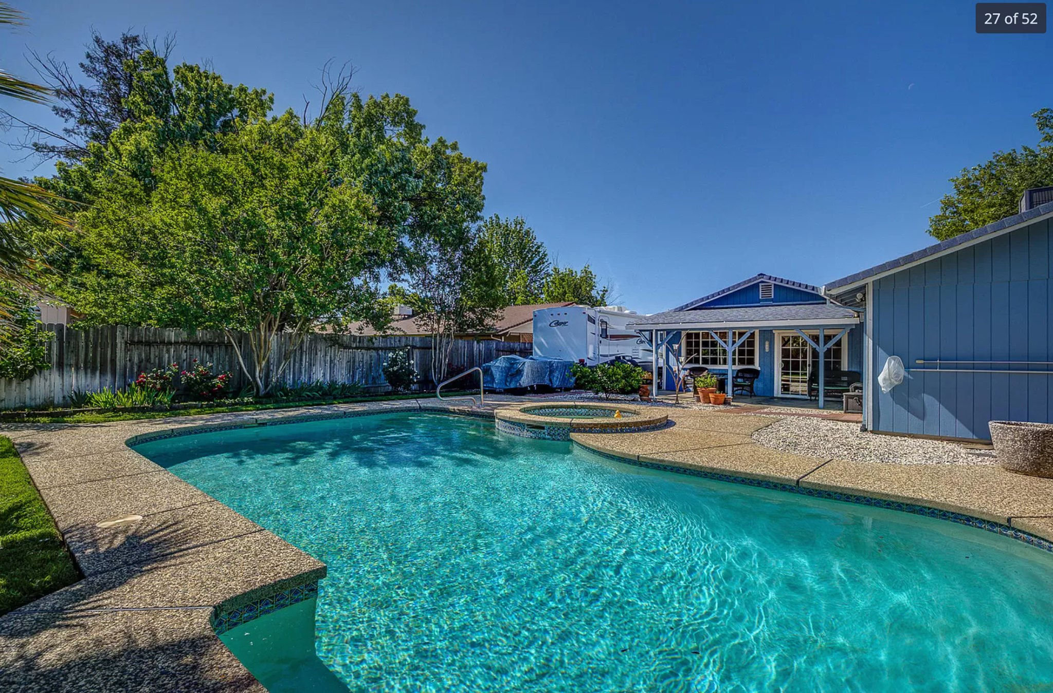 Woodhill Pool House | 3 Bedroom 2 Bathroom