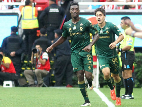 Santos derrota a Chivas y va a la final